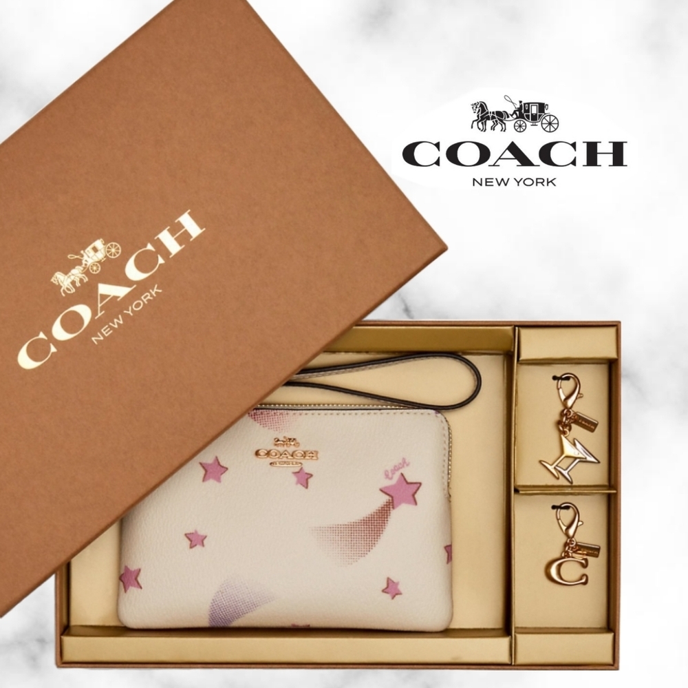 NWT Coach Boxed Corner Zip Wristlet With Disco Star Print